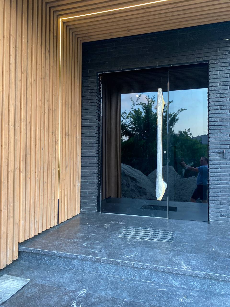 i-Doors